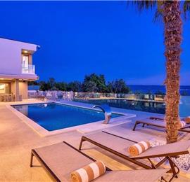 4-Bedroom Villa with heated pool and sea view, near Podstrana, sleeps 8